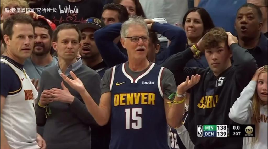 導火索？回顧此前掘金對陣森林狼，威少送出三分犯規后的眾生相！